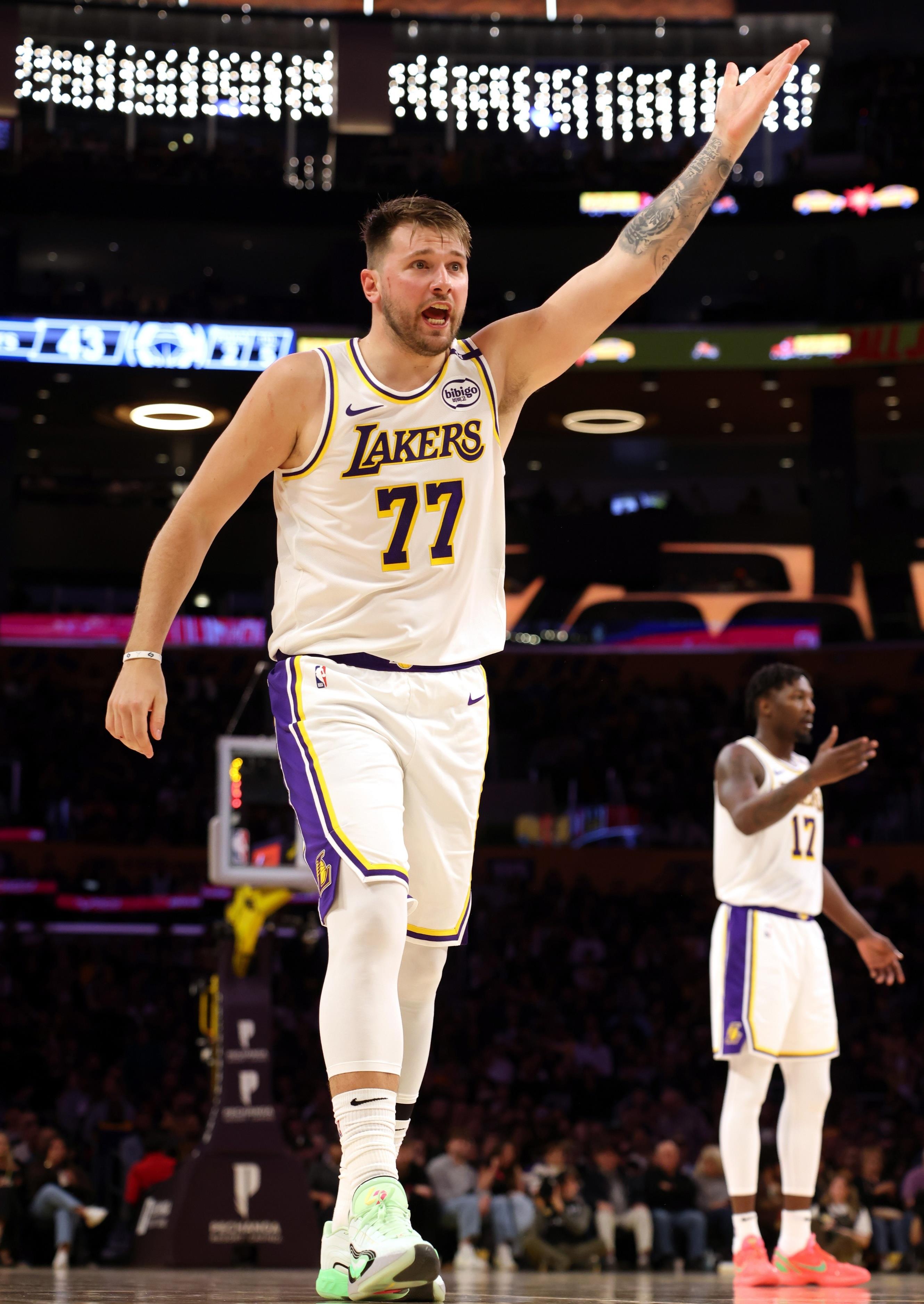 赛后突围战来临，密尔沃基雄鹿围绕中超战术微调，震撼外界，团队化学反应显著(2324赛季密尔沃基雄鹿)-九游体育